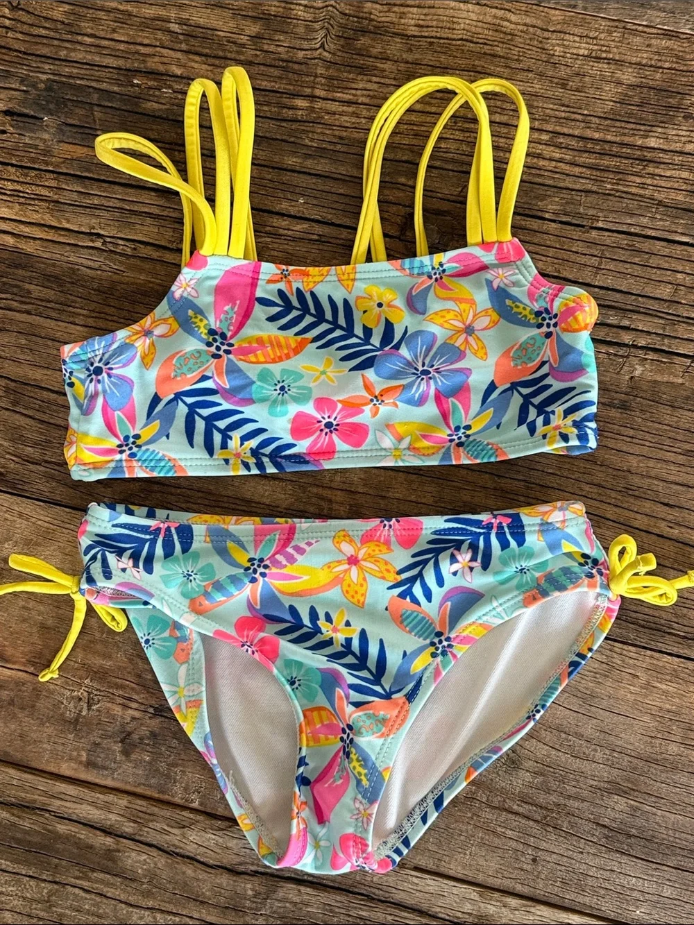 Girls size 5 swimsuit bundle 6 piece with Tommy Bahama cover up